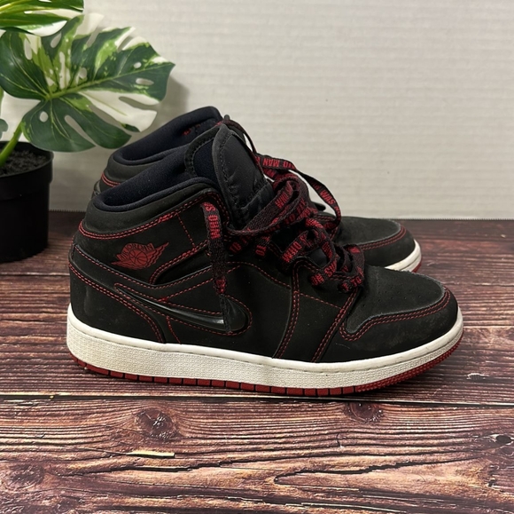 NIKE Air Jordan Retro 1 Fearless Come Fly With Me Sneakers - Picture 1 of 7